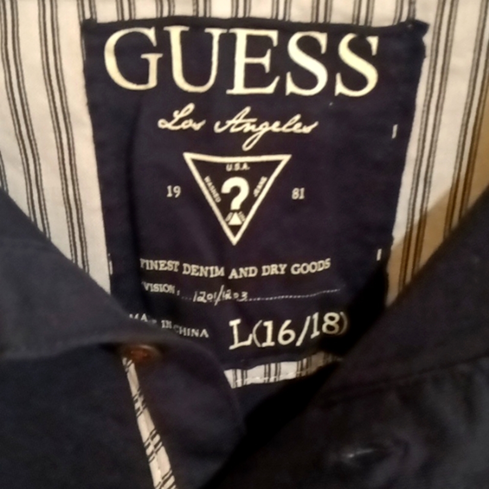 FINAL PRICE NWOT GUESS boy's navy blue and white short sleeve shirt Size L 16/18